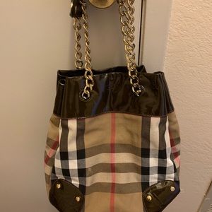 Burberry purse